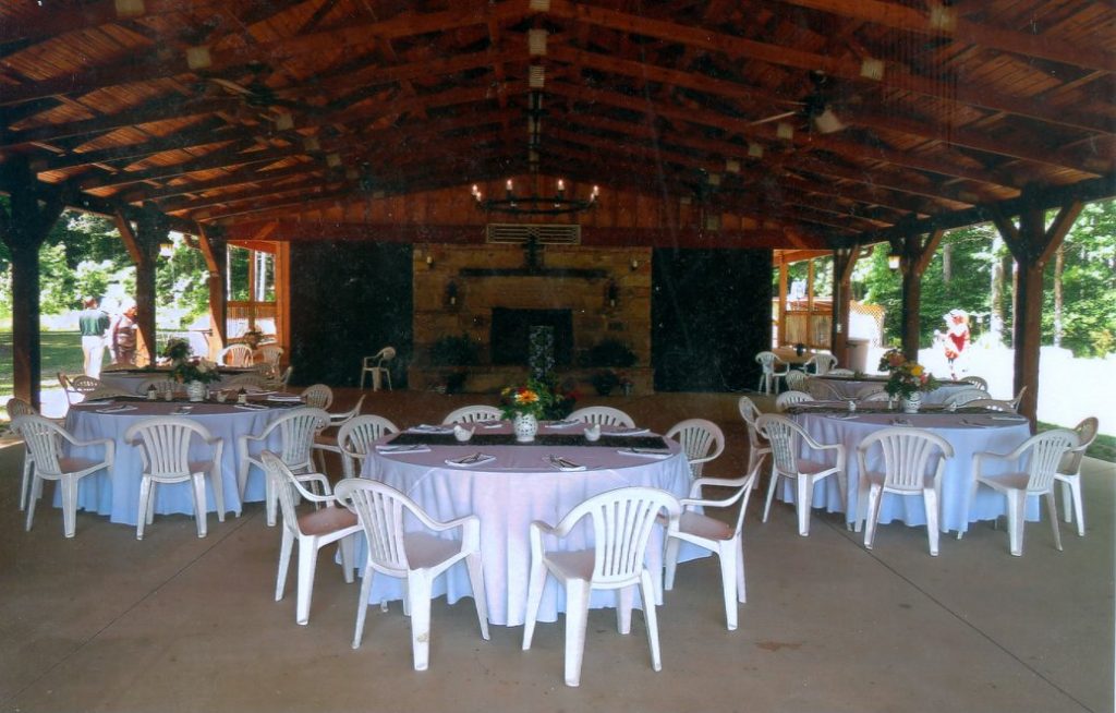 Pavillion- round tables